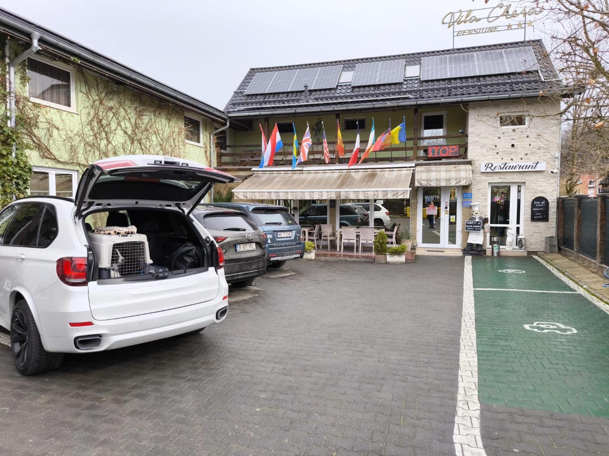 Pensiunea Vila Chesa Corunca Exteriér fotografie