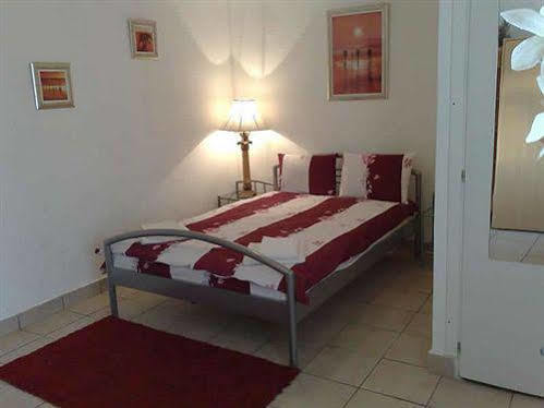 Pensiunea Vila Chesa Corunca Pokoj fotografie
